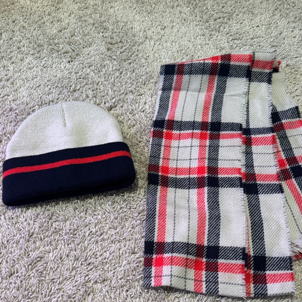 NWOT Goodfellow plaid Scarf and Beanie Set